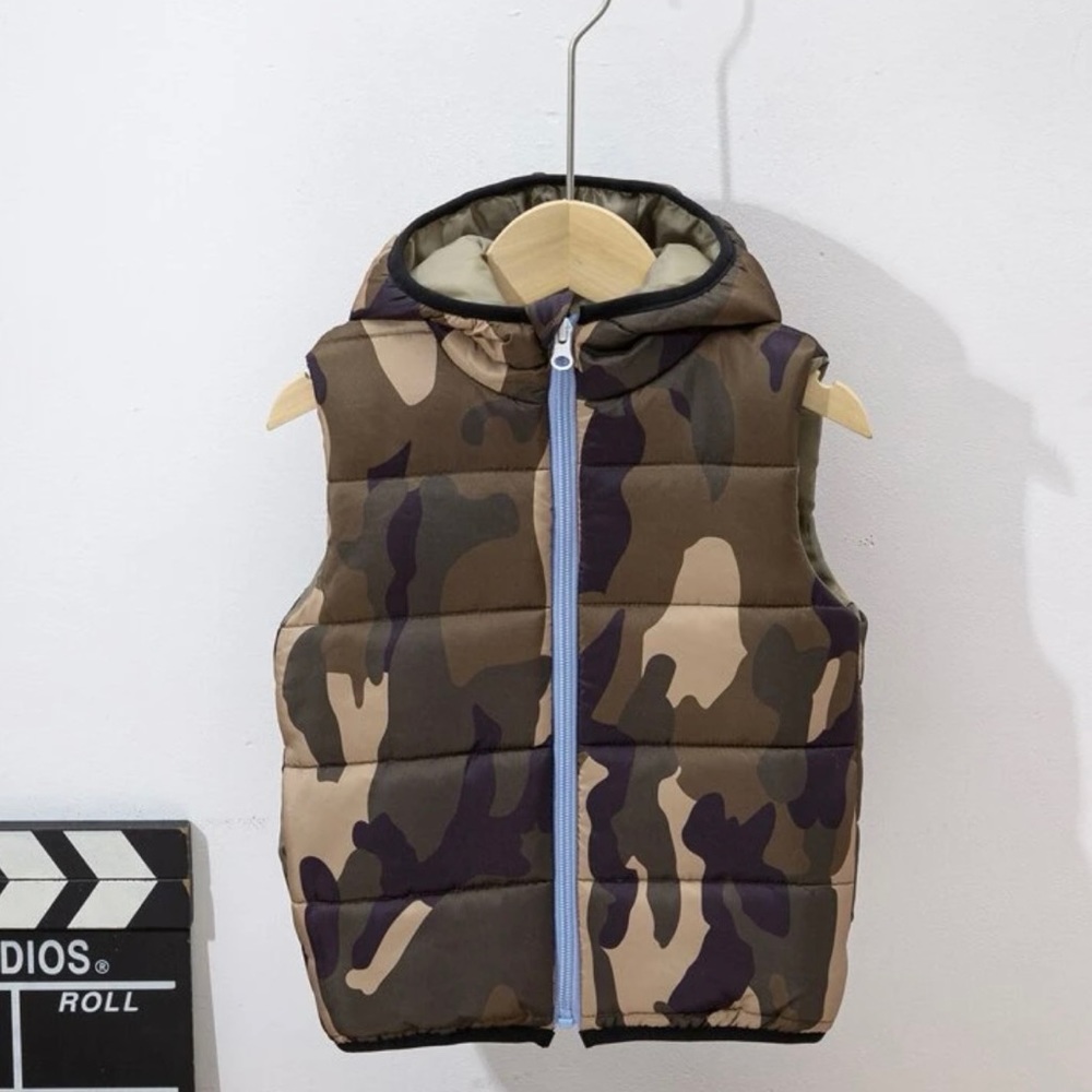 Toddler 5T camouflage puffer vest